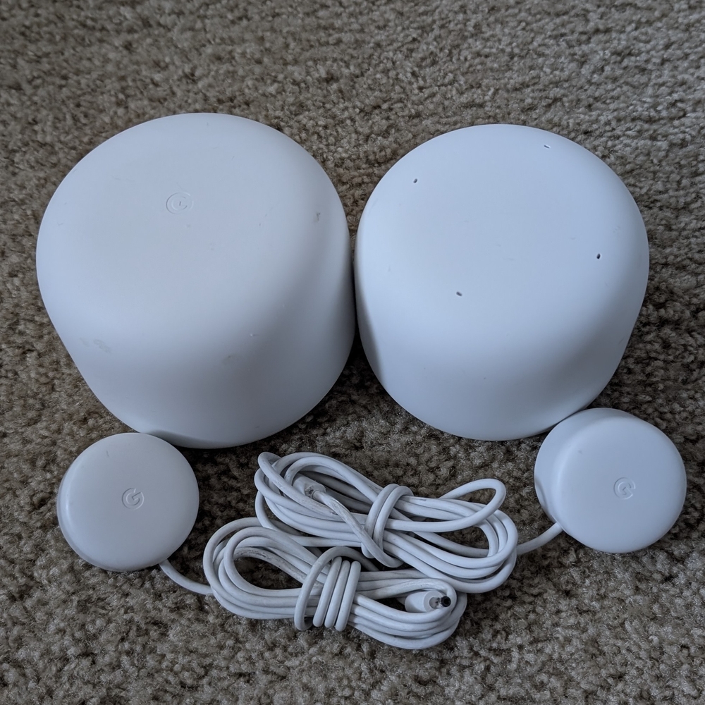 Google Nest WiFi Router and Point Set in White